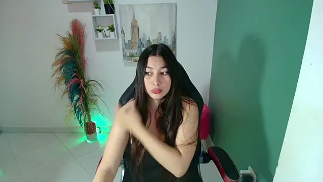 Snapshot of bella_99_ chatting on 02-06-26, 01:25 bella 99 online show from 02-06-26, 01:25