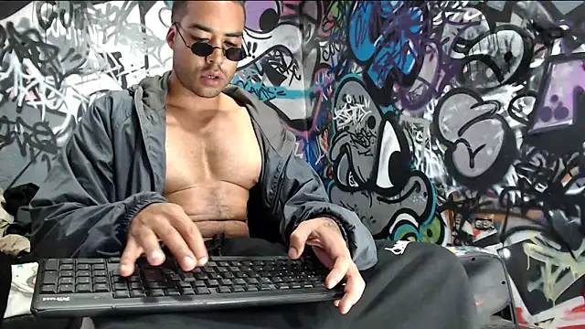 Snapshot of Justin_Frank chatting on 01-11-25, 04:36 Justin Frank online show from 01-11-25, 04:36