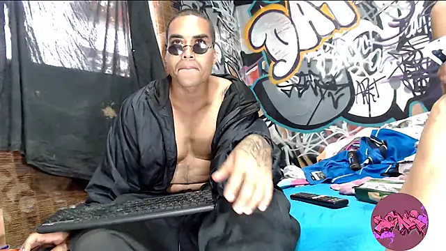 Snapshot of Justin_Frank chatting on 02-23-25, 06:01 Justin Frank online show from 02-23-25, 06:01