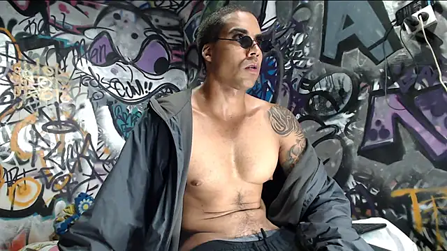 Snapshot of Justin_Frank chatting on 03-02-25, 10:59 Justin Frank online show from 03-02-25, 10:59