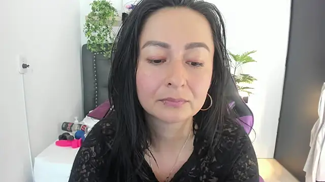 sahara1802 online show from 12-19-25, 09:49