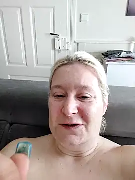 GeileEstelle online show from 03-12-25, 01:40