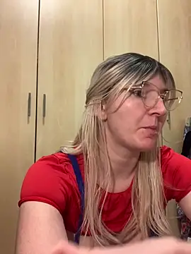 Snapshot of vanda26hot chatting on 12-15-25, 06:23 vanda26hot online show from 12-15-25, 06:23