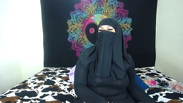 Snapshot of evelyn__salah chatting on 11-05-25, 02:00 evelyn salah online show from 11-05-25, 02:00