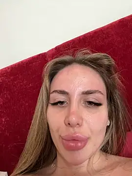 Snapshot of AshleySinn chatting on 02-25-25, 02:00 AshleySinn online show from 02-25-25, 02:00