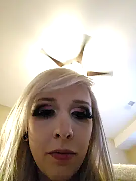 AmethystFoxx online show from 11-30-25, 10:03