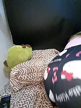 Snapshot of Sweet_asian_kylie chatting on 10-19-25, 05:35 Sweet asian kylie online show from 10-19-25, 05:35