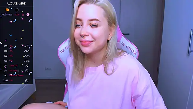 MonaLauu online show from 12-13-24, 11:39