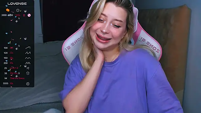 MonaLauu online show from 09-28-25, 02:06