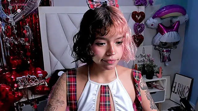 Snapshot of katalina_garcia chatting on 03-06-25, 11:53 katalina garcia online show from 03-06-25, 11:53