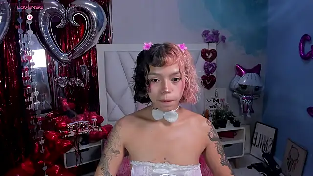 Snapshot of katalina_garcia chatting on 03-10-25, 12:40 katalina garcia online show from 03-10-25, 12:40