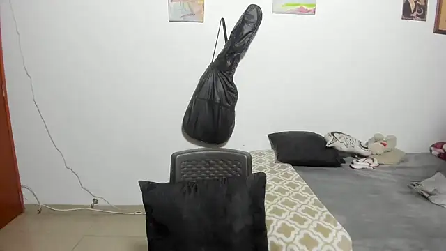 D-yanamilf online show from 11-04-25, 09:52