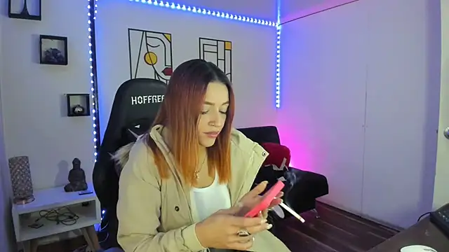 Snapshot of kay_marie chatting on 12-15-24, 10:04 kay marie online show from 12-15-24, 10:04