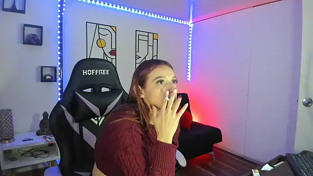 Snapshot of kay_marie chatting on 12-21-24, 05:47 kay marie online show from 12-21-24, 05:47