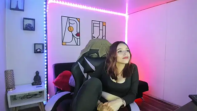 Snapshot of kay_marie chatting on 01-08-25, 10:37 kay marie online show from 01-08-25, 10:37