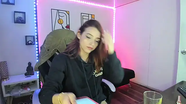 Snapshot of kay_marie chatting on 01-12-25, 12:07 kay marie online show from 01-12-25, 12:07