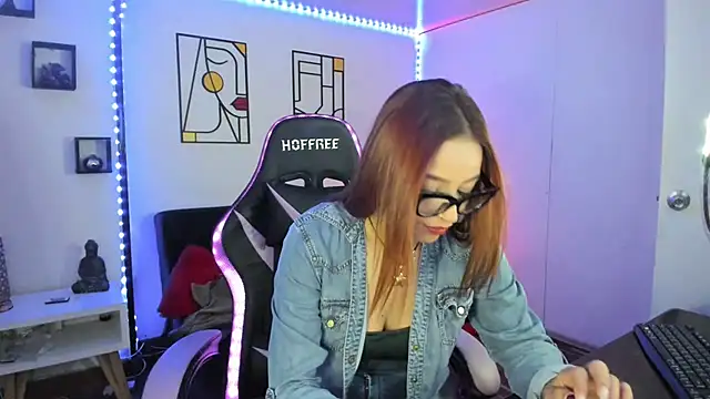 Snapshot of kay_marie chatting on 01-12-25, 09:29 kay marie online show from 01-12-25, 09:29