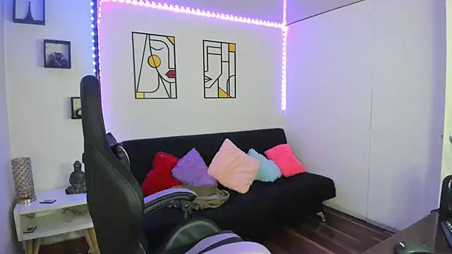 Snapshot of kay_marie chatting on 01-18-25, 01:41 kay marie online show from 01-18-25, 01:41