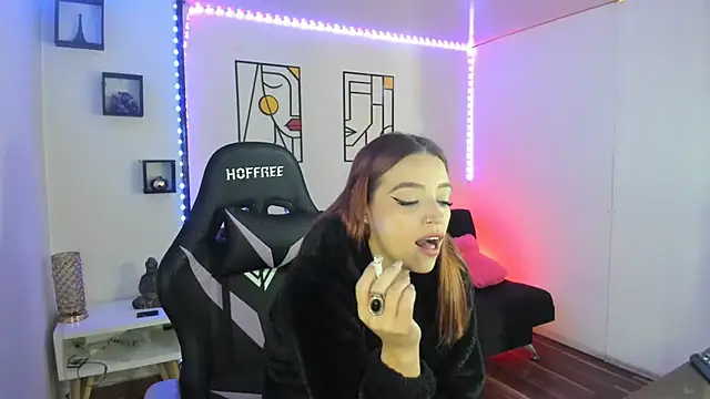 Snapshot of kay_marie chatting on 01-24-25, 07:07 kay marie online show from 01-24-25, 07:07