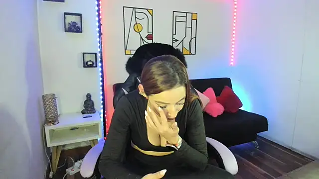 Snapshot of kay_marie chatting on 02-26-25, 11:48 kay marie online show from 02-26-25, 11:48