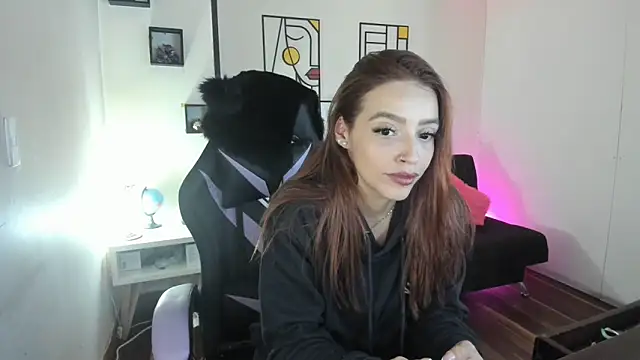 Snapshot of kay_marie chatting on 09-30-25, 05:18 kay marie online show from 09-30-25, 05:18