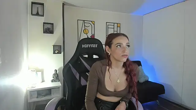 Snapshot of kay_marie chatting on 10-05-25, 08:40 kay marie online show from 10-05-25, 08:40