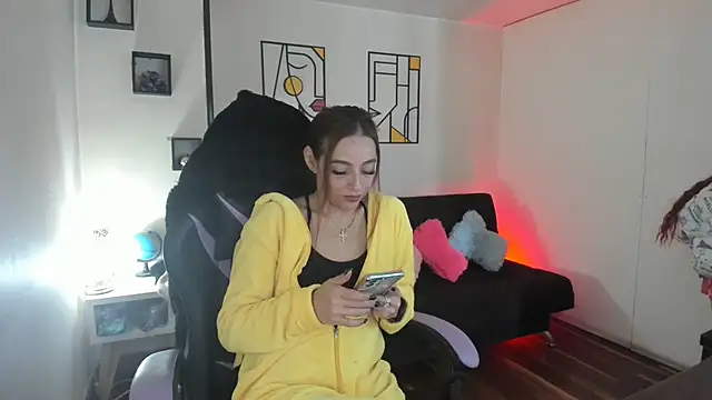 Snapshot of kay_marie chatting on 10-29-25, 06:20 kay marie online show from 10-29-25, 06:20