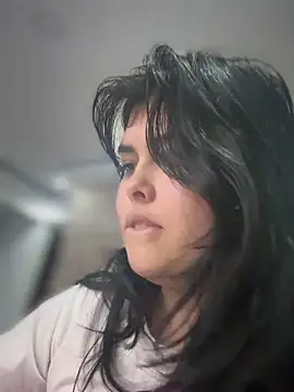 Alyaa s online show from 10-27-25, 05:55