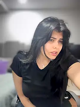 Alyaa s online show from 10-29-25, 02:47