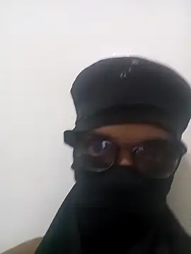 Snapshot of Smith23q123 chatting on 02-08-26, 01:42 Smith23q123 online show from 02-08-26, 01:42