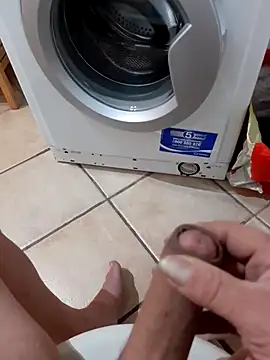 Snapshot of 74bob chatting on 02-25-25, 04:35 74bob online show from 02-25-25, 04:35