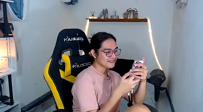 Snapshot of MarieLoveGlamorous chatting on 02-16-25, 03:05 MarieLoveGlamorous online show from 02-16-25, 03:05