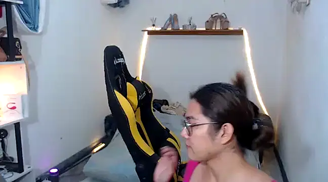 Snapshot of MarieLoveGlamorous chatting on 02-23-25, 09:26 MarieLoveGlamorous online show from 02-23-25, 09:26