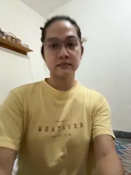 Snapshot of MarieLoveGlamorous chatting on 12-02-25, 03:29 MarieLoveGlamorous online show from 12-02-25, 03:29