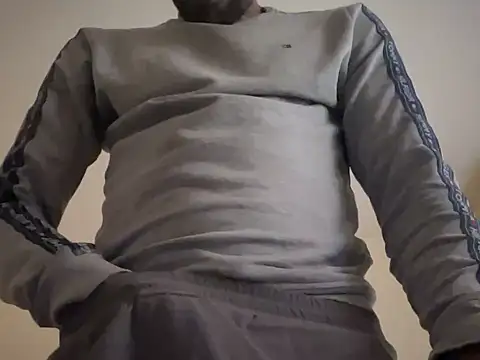 CuzzyB69 online show from 03-13-25, 12:02