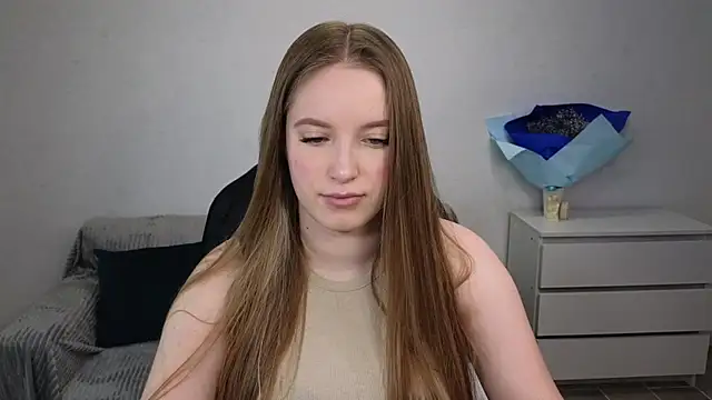 Snapshot of EvaMaddison chatting on 12-17-24, 05:18 EvaMaddison online show from 12-17-24, 05:18