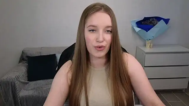 Snapshot of EvaMaddison chatting on 12-17-24, 08:23 EvaMaddison online show from 12-17-24, 08:23