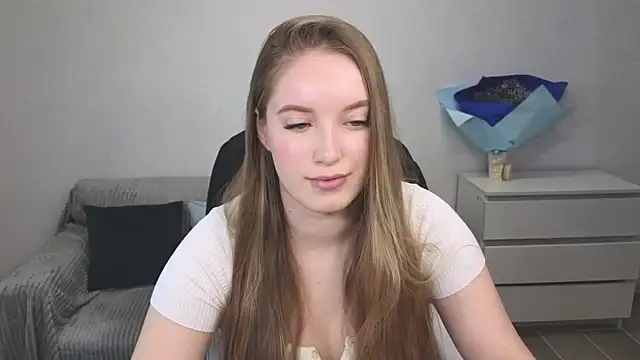 Snapshot of EvaMaddison chatting on 12-18-24, 05:37 EvaMaddison online show from 12-18-24, 05:37