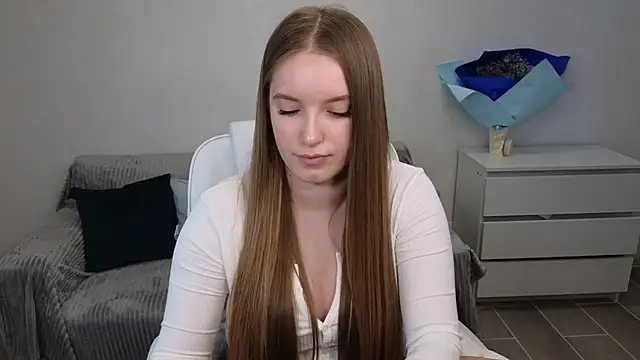 Snapshot of EvaMaddison chatting on 12-21-24, 07:45 EvaMaddison online show from 12-21-24, 07:45