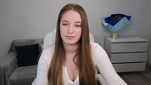 Snapshot of EvaMaddison chatting on 01-05-25, 07:28 EvaMaddison online show from 01-05-25, 07:28