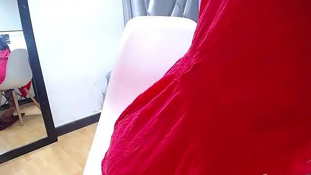 Snapshot of indian_sweety18 chatting on 03-10-25, 04:46 indian sweety18 online show from 03-10-25, 04:46