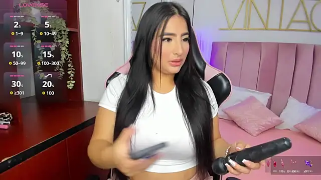 Snapshot of amy-thomson1 chatting on 09-12-25, 11:54 amy-thomson1 online show from 09-12-25, 11:54