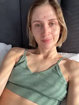 Snapshot of Feral_berry_8133 chatting on 02-18-25, 06:26 Feral berry 8133 online show from 02-18-25, 06:26