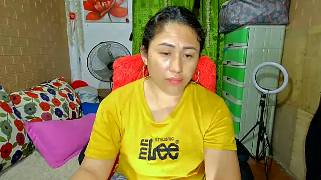 Snapshot of M_e_c_e_l chatting on 12-29-24, 02:52 M e c e l online show from 12-29-24, 02:52