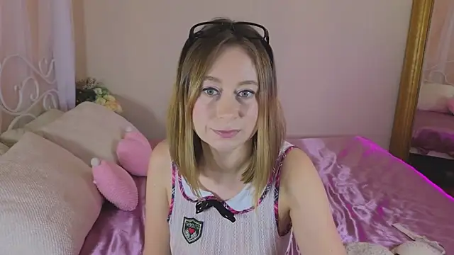BrookeEvans online show from 03-04-25, 03:48