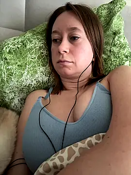 BrookeEvans online show from 10-21-25, 06:47