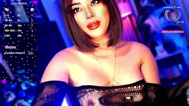 Snapshot of Thalia_Cambridge chatting on 10-19-25, 10:21 Thalia Cambridge online show from 10-19-25, 10:21