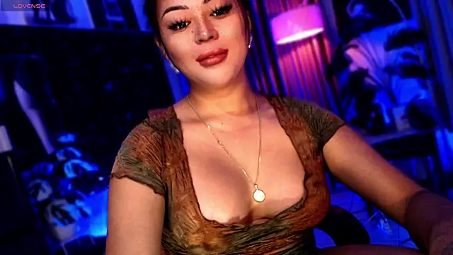 Snapshot of Thalia_Cambridge chatting on 10-23-25, 02:55 Thalia Cambridge online show from 10-23-25, 02:55