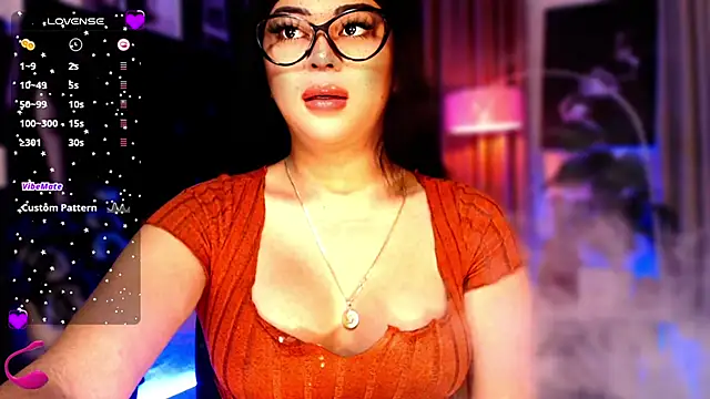 Snapshot of Thalia_Cambridge chatting on 11-02-25, 11:07 Thalia Cambridge online show from 11-02-25, 11:07