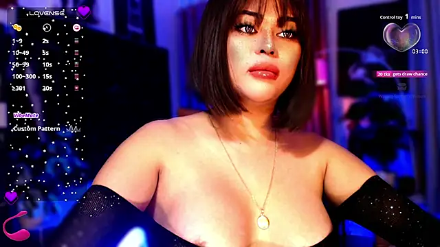 Snapshot of Thalia_Cambridge chatting on 11-06-25, 08:10 Thalia Cambridge online show from 11-06-25, 08:10